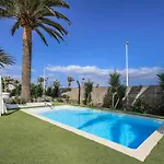 New Lanzasuites Villa
