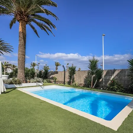 New Lanzasuites Villa